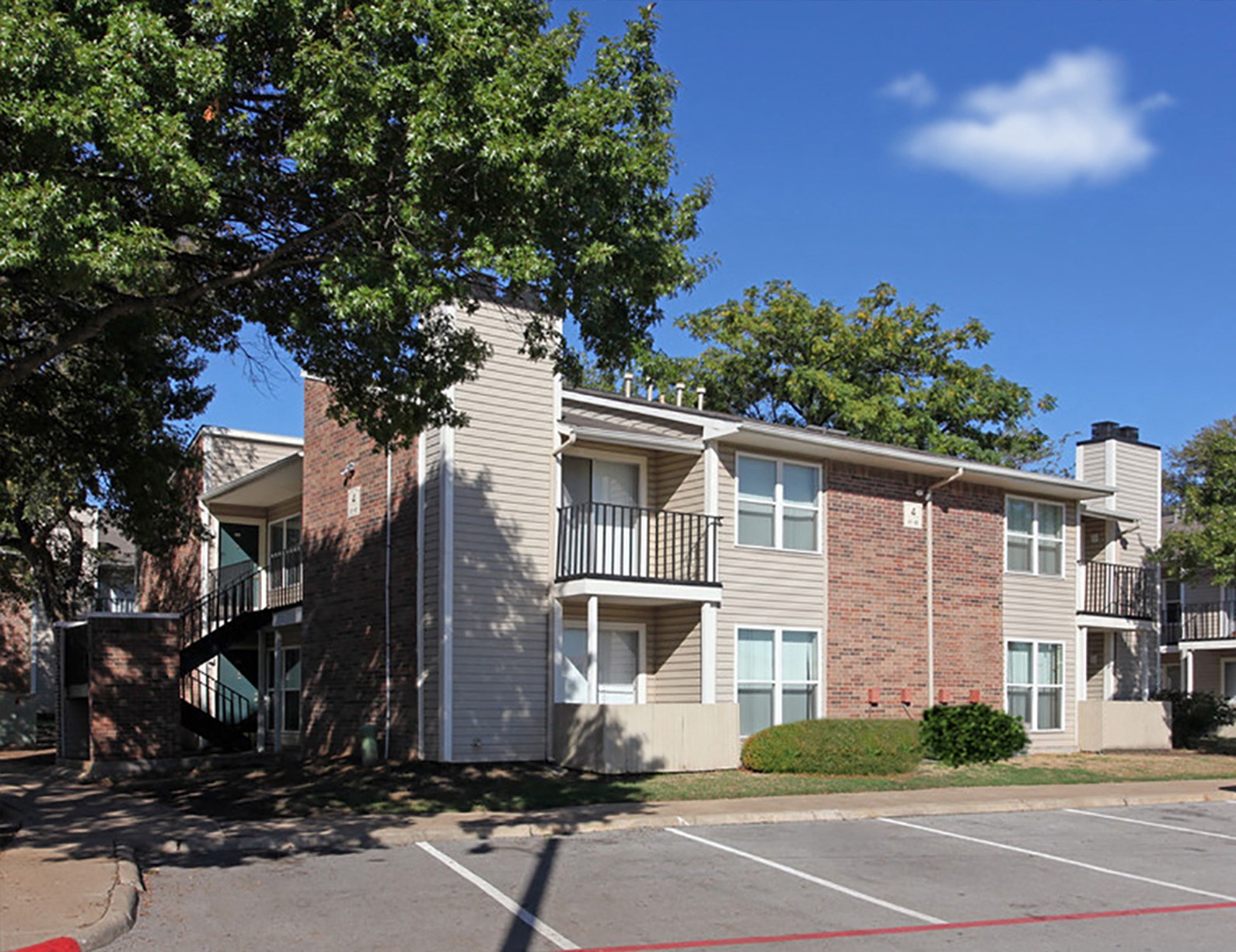 Center Ridge Apartments, 700 W. Center St., Duncanville, TX RentCafe